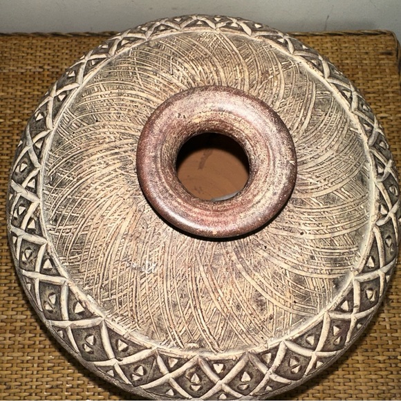 Vintage Mid Century Latin American Round Clay Tribal Vase Textured Geometric - Picture 2 of 13